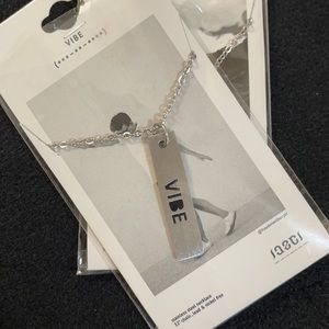NWT VIBE necklace